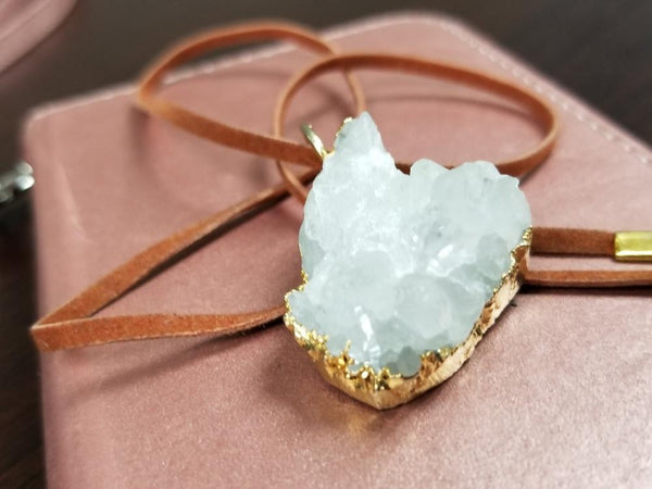 Collar Piedra natural.